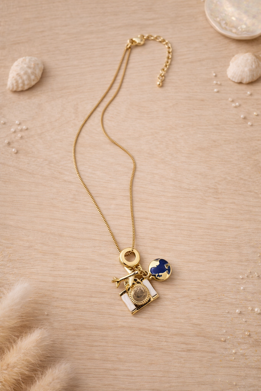 Golden Charm Necklace – Elegant & Unique