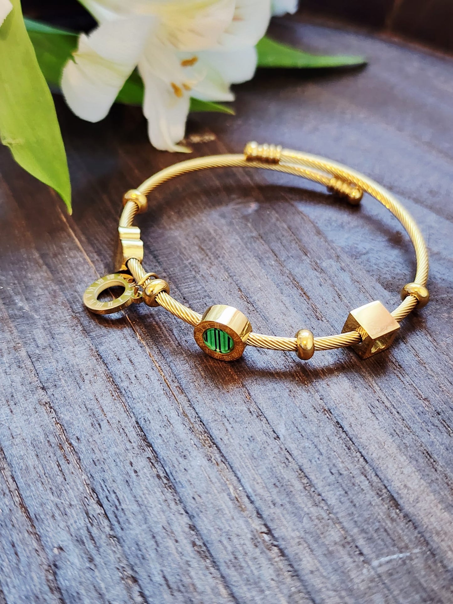 Stainless steel bracelet with Roman numerals of malachite for women